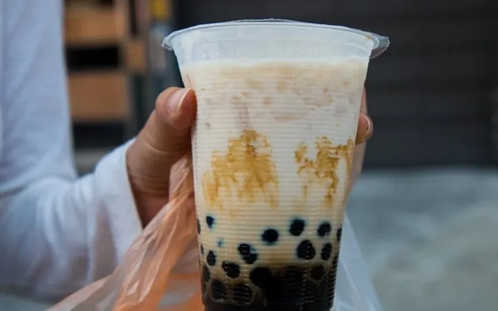 Ly Trà Sữa Trân Châu Đường Đen Bao Nhiêu Calo? Cách Uống Không Tăng Cân