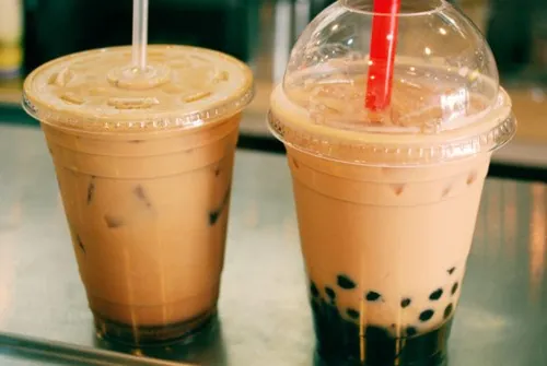 Cốc Trà Sữa: Uống Bao Nhiêu Là An Toàn & Những Nguy Cơ Rình Rập Cốc Trà Sữa: Uống Bao Nhiêu Là An Toàn & Những Nguy Cơ Rình Rập