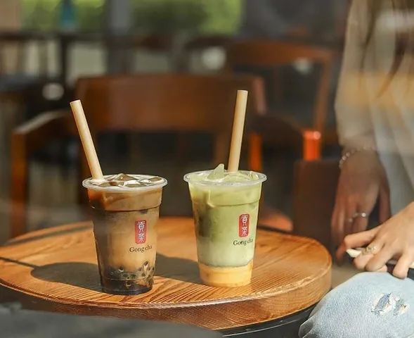 Ảnh Uống Trà Sữa Cùng Người Yêu: Lưu Giữ Khoảnh Khắc Ngọt Ngào Cùng Bí Quyết Chụp Hình Đẹp Ảnh Uống Trà Sữa Cùng Người Yêu: Lưu Giữ Khoảnh Khắc Ngọt Ngào Cùng Bí Quyết Chụp Hình Đẹp