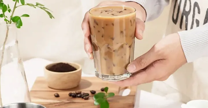Hướng Dẫn Chi Tiết Cách Làm Trà Sữa Bằng Trà Lipton Gói Tại Nhà