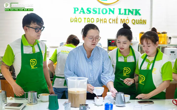 Khóa Học Pha Chế Trà Sữa Ngon Chuẩn Vị Tại Đà Nẵng: Lựa Chọn Nào Tốt Nhất? Khóa Học Pha Chế Trà Sữa Ngon Chuẩn Vị Tại Đà Nẵng: Lựa Chọn Nào Tốt Nhất?