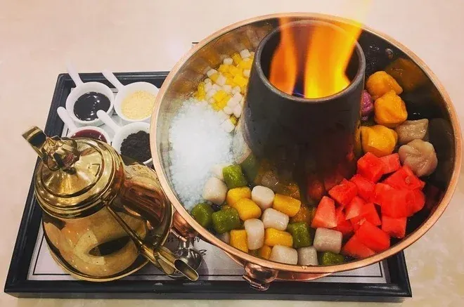 Lẩu Trà Sữa: Công Thức Làm Tại Nhà & Các Quán Ngon Nhất Lẩu Trà Sữa: Công Thức Làm Tại Nhà & Các Quán Ngon Nhất