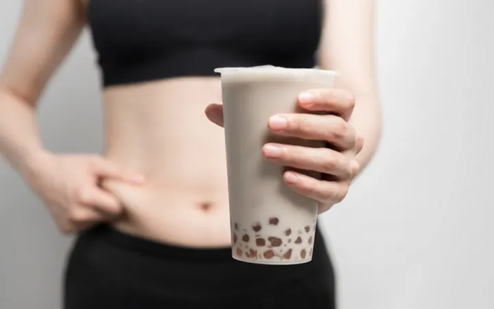 Uống Trà Sữa Có Tác Hại Gì? Giải Đáp Chi Tiết 10+ Nguy Cơ Tiềm Ẩn Cho Sức Khỏe Uống Trà Sữa Có Tác Hại Gì? Giải Đáp Chi Tiết 10+ Nguy Cơ Tiềm Ẩn Cho Sức Khỏe