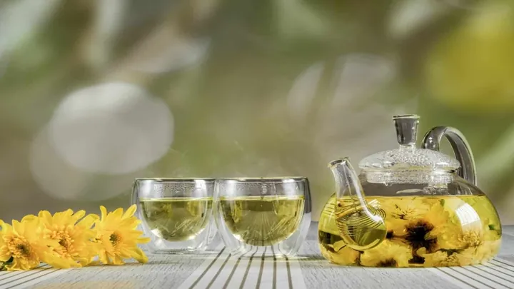 Trà Hoa Cúc Có Lợi Sữa Không? Lợi Ích Và Cách Dùng Cho Mẹ Bỉm Sau Sinh Trà Hoa Cúc Có Lợi Sữa Không? Lợi Ích Và Cách Dùng Cho Mẹ Bỉm Sau Sinh