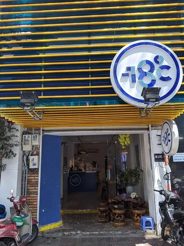 Trà Sữa Âm 18 Độ C Võ Văn Tần: Điểm Đến Tuổi Thơ Và Hành Trình Thương Hiệu