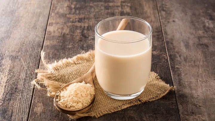 Trà Sữa Gạo Rang Bao Nhiêu Calo? Giải Mã Năng Lượng & Lời Khuyên Uống Khỏe