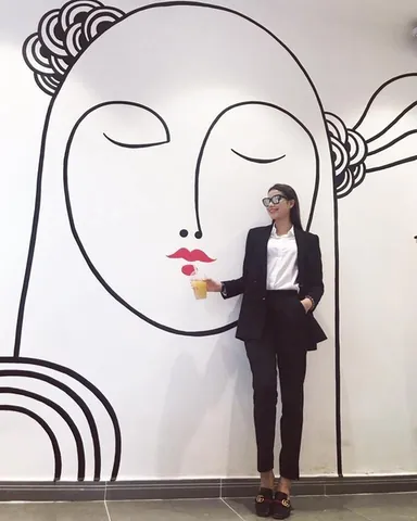 Trà Sữa Hebes: Quán Của Hoa Hậu Phạm Hương & Những Điều Bạn Cần Biết