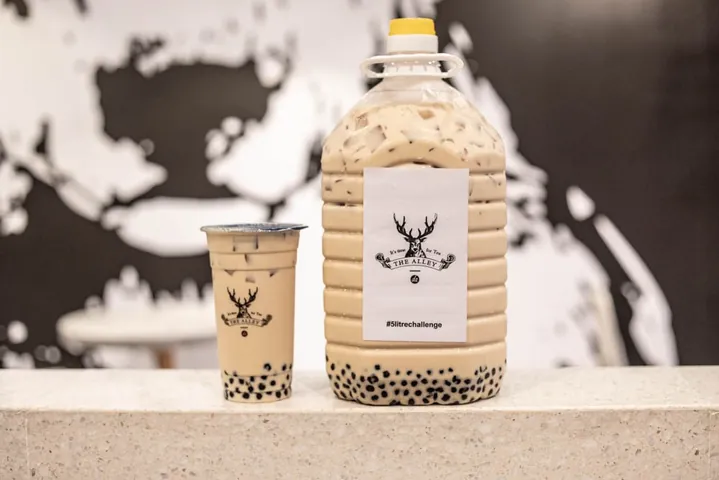 Trà Sữa Khổng Lồ 5 Lít: Khám Phá Xu Hướng "siêu To Khổng Lồ" & Nơi Mua Trà Sữa Khổng Lồ 5 Lít: Khám Phá Xu Hướng "siêu To Khổng Lồ" & Nơi Mua